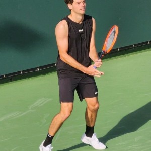 世界杯手机高清观看平台-弗里茨称IW赛用球是一辈子见过最烂的，ATP拟学习NBA打造球员偶像